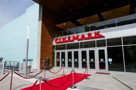 Hundreds of Regal, Cineworld movie theaters to close Thursday - Los ...