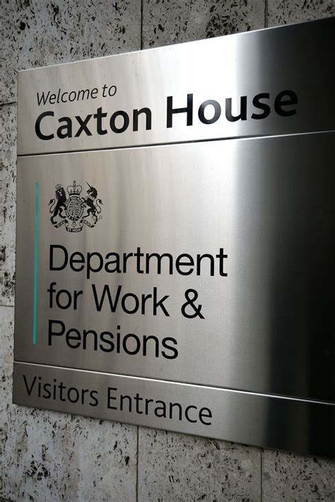 Pension Credit: Britons urged to ‘check eligibility’ for £3,900 a year DWP boost