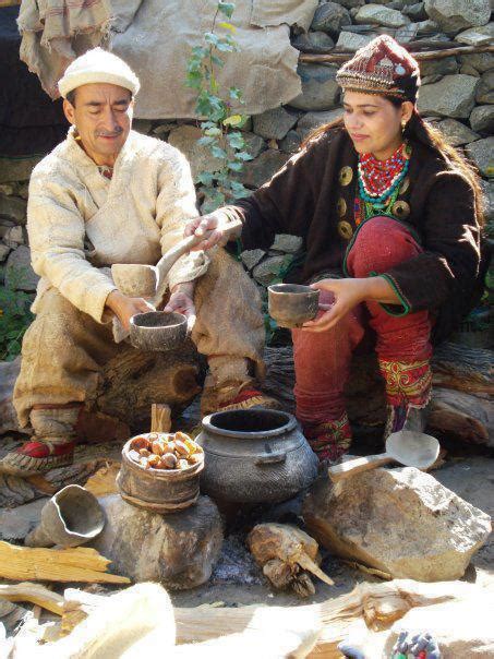 Pictures Folder of Gilgit Baltistan : Balti cultural Dress, Baltistan, Pakistan