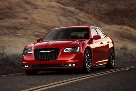 2015 Chrysler 300 revealed; 8spd auto for V8, more power for V6 ...