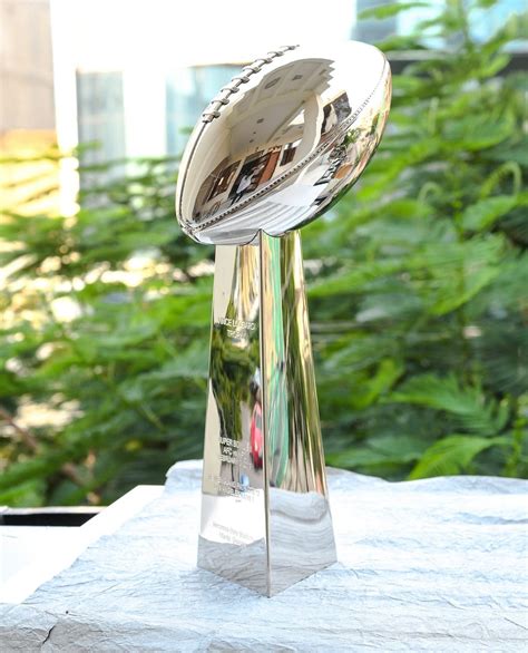 [NFL]1983 Vince Lombardi Trophy, Super Bowl 17, XVII Washington Redskins