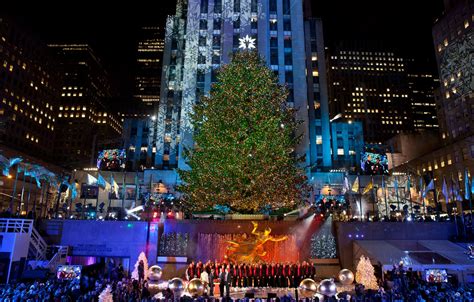 Rockefeller Center Christmas Tree – An American Tradition – The ...