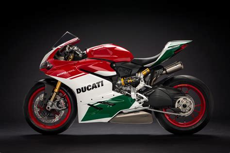 Cool Wall Bike #344: 2018 Ducati 1299 Panigale R Final Edition • Total Motorcycle