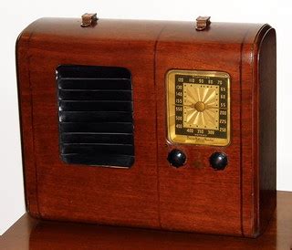 Vintage Emerson Table Radio, Model DJ-312, AM Band, 6 Vacu… | Flickr