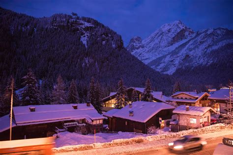 mountain village in alps at night 11819587 Stock Photo at Vecteezy