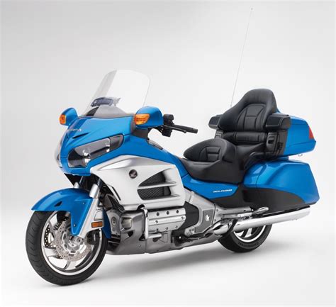 2012 Honda Goldwing Gets Minor Tweaks - Asphalt & Rubber