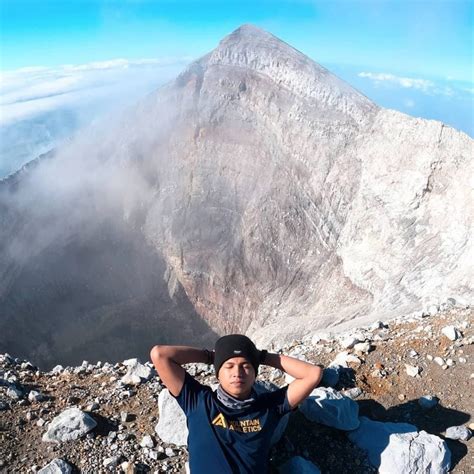 Mt. Kanlaon in Negros: The Beauty That Breathes Fire