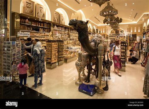 A souvenir shop in Dubai Mall, Dubai, UAE Stock Photo - Alamy