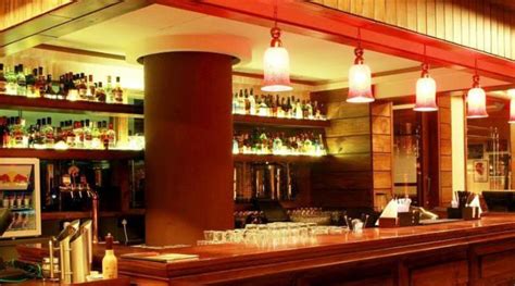 Sector 29 Bars and Pubs at Gurgaon (Gurugram) | Best Rooftop Bar Near