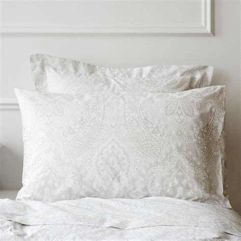 Pin by Michael SU on zarahome | Linen bedding bedroom, Comfortable bedroom decor, Cotton bedding