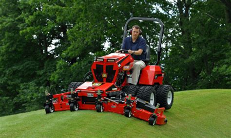 Steiner Introduces New Flex Deck Articulating Mowing Attachment | Golf Course Trades