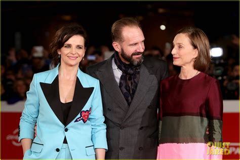 Ralph Fiennes Celebrates The English Patient's 20th Anniversary With Juliette Binoche & Kristin ...