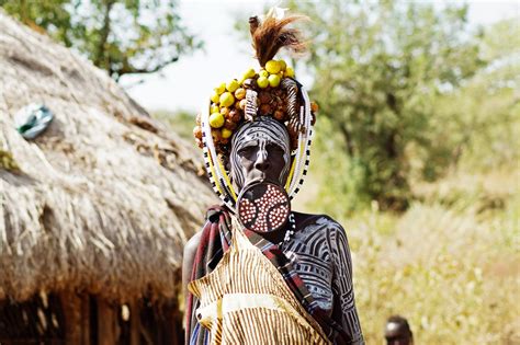 Mursi people in Ethiopia: Bad tourism for a good cause