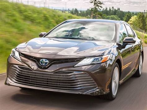 2022 Toyota Camry Hybrid Reviews, Pricing & Specs | Kelley Blue Book