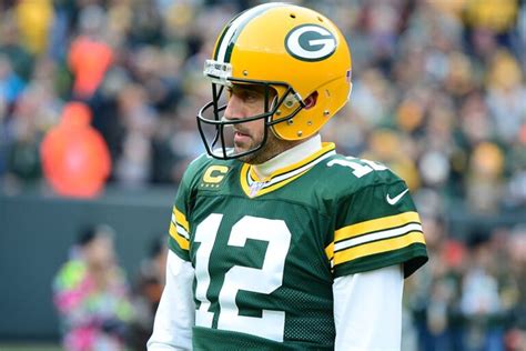 Aaron Rodgers the -400 Favorite to Win the 2021-22 NFL AP MVP Award