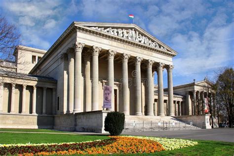 Musée Des Beaux-arts Dans La Place Des Héros, Budapest Photo éditorial - Image du indicateur ...