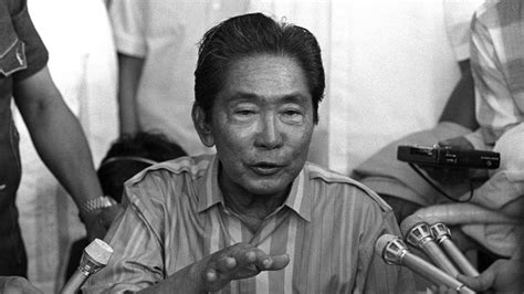 Ferdinand Marcos: Philippines dictator to be buried in hero's grave