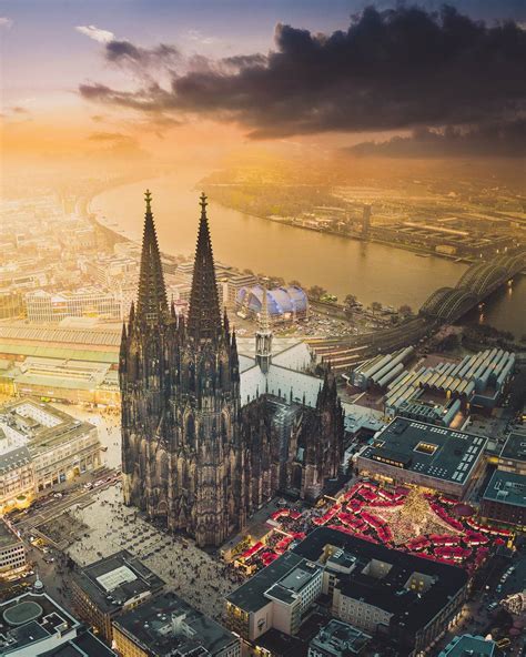 Official Christendom - Christmas market outside the Cologne Cathedral in...