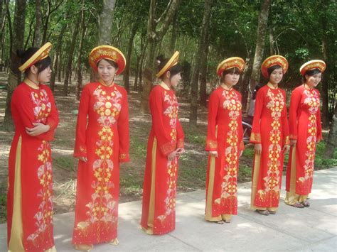 Vietnamese dress Ao Dai - Guide of Vietnam - Vietnam Blog - Vietnam