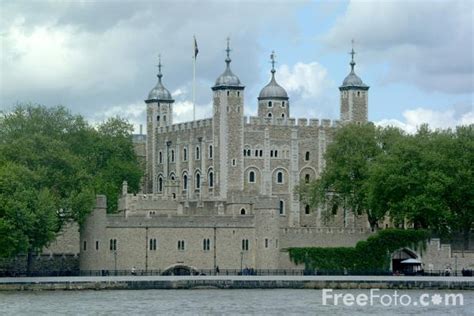 The Best Tourist Attraction in London: The Tower | ByLanderSea Travel Tales