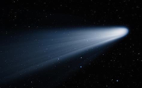 Comet Tail: Why Do Comets Have Tails?