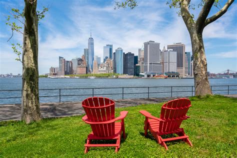 29 of the Best Parks in NYC for Sunsets, Picnics, Views, Playgrounds, Pools & More | Hey! East ...