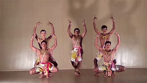 Perini Natyam, Classical dance of Telangana - YouTube