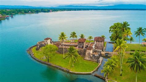 viajes por el mundo: LIVINGSTON, el Caribe de Guatemala.