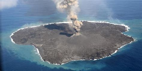 This Japanese Island Has Grown 11 Times Bigger In Just 15 Months Thanks To Volcanic Eruptions ...