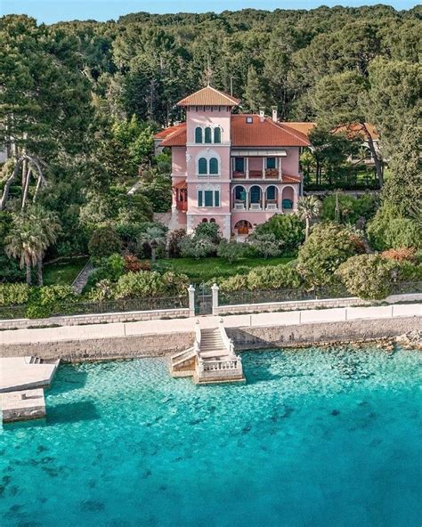 Sand Beaches in Losinj Island - BeachAtlas