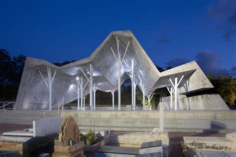 Ron Shenkin Designs A Concrete Shelter For A Cemetery