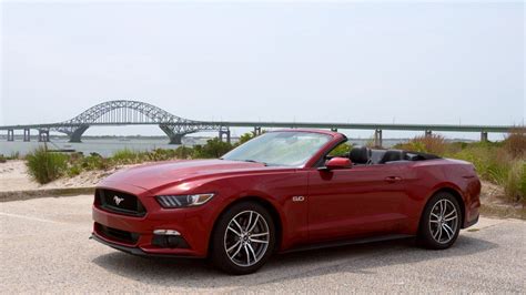 The Ford Mustang GT Convertible Is Still Lacking the Sweet Stuff - Bloomberg