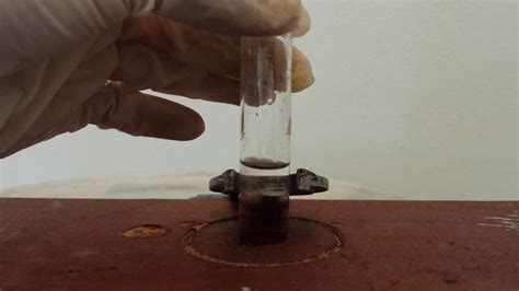 Reacción: ácido sulfurico+etanol+Permanganato potásico - YouTube