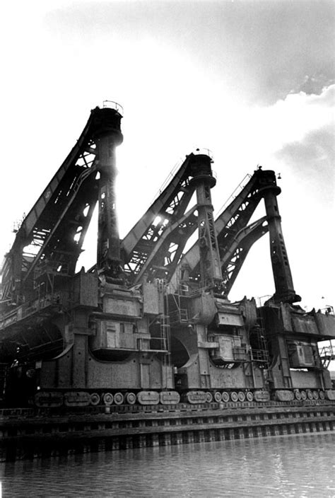 Photos of Hulett Automatic Ore Unloader : The Cleveland Memory Project