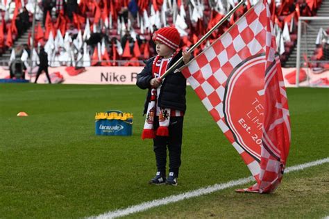 56 brilliant photos of Sunderland fans remaining loyal despite defeat ...