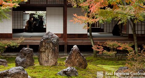 Stone arrangement in the Japanese garden - Real Japanese Gardens