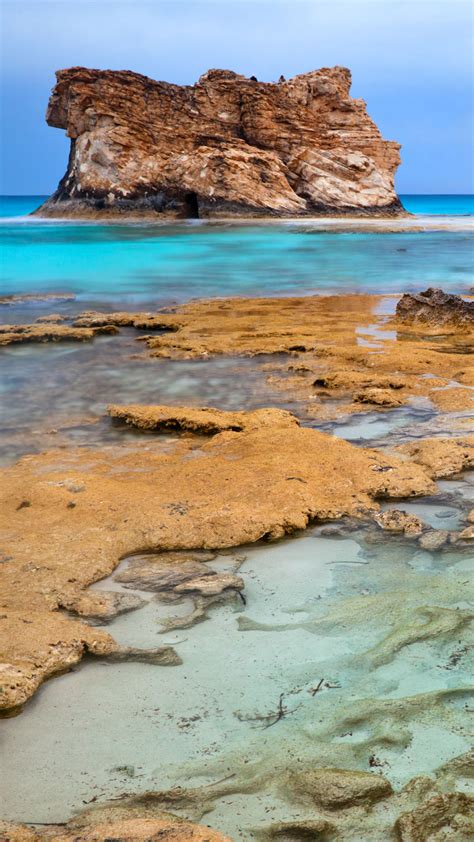 View of sea landscape and Cleopatra's beach rocks near Marsa Matruh in Egypt | Windows Spotlight ...