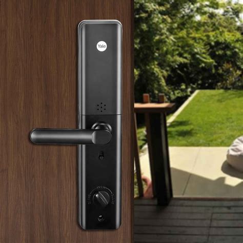 11 Best Smart Door Lock For 2023 | Robots.net