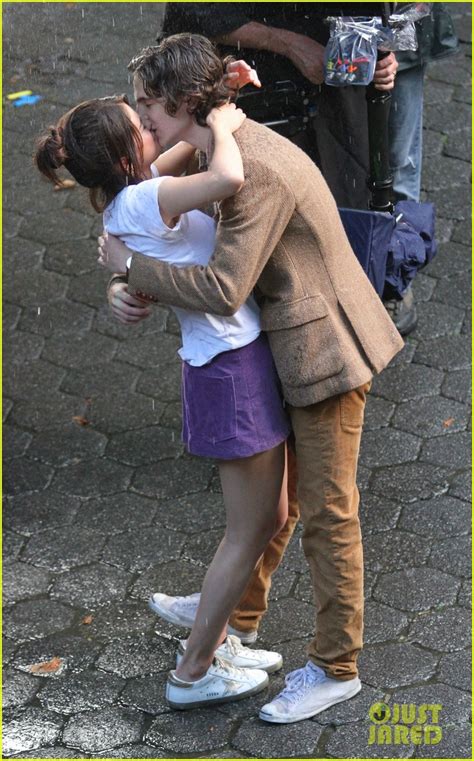 Selena Gomez & Timothee Chalamet Get Romantic While Filming | Photo ...