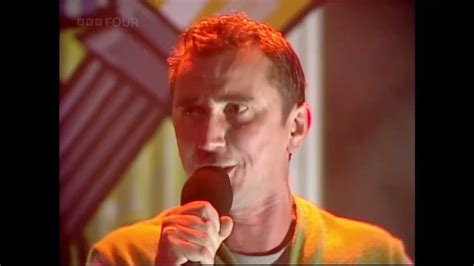 Blur feat Phil Daniels - Parklife - TOTP - 01 09 1994 - YouTube