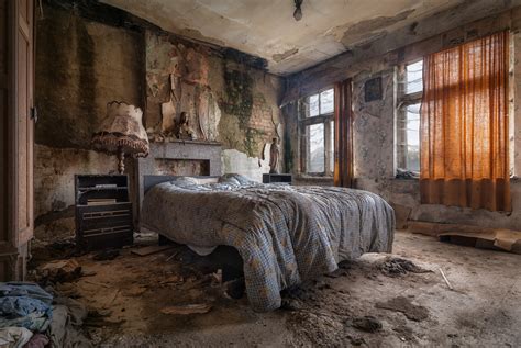 Stunning Abandoned Homes Are Surprisingly Full Of Life | HuffPost