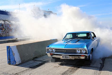 Tires Explode at the 2016 Car Craft Summer Nationals Burnout Contest