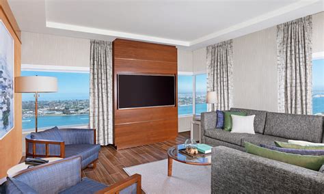 Rooms & Suites | Hilton San Diego Bayfront Hotel