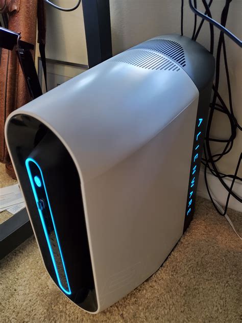 Aurora R9 external case lights (blue) are flashing about once per ...