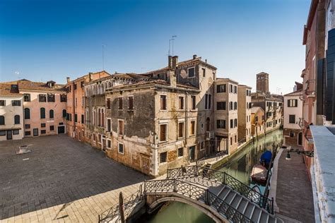 It Will Cost You € 2,400,000 To Enjoy A Stunning Venice Apartment