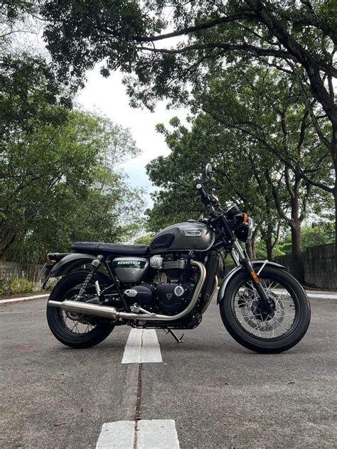 triumph bonneville on Carousell