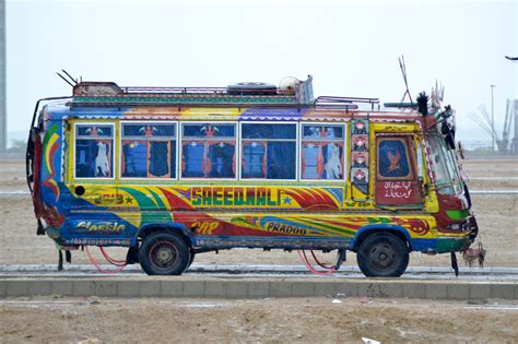 Bus - Public transport in Karachi, Pakistan | Bus, Public transport ...