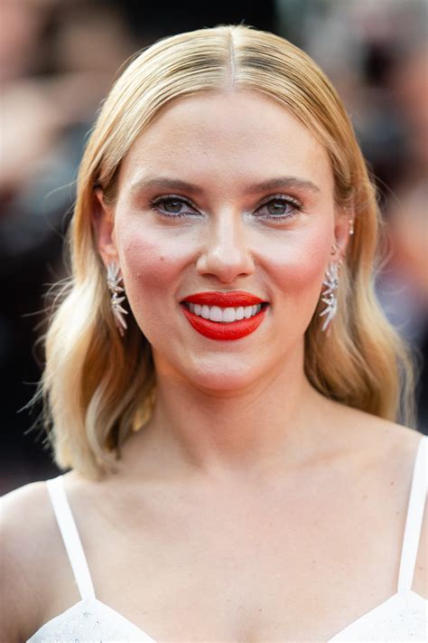 Scarlett Johansson on acne, lymphatic drainage and arguing with Adam Driver | Vogue France