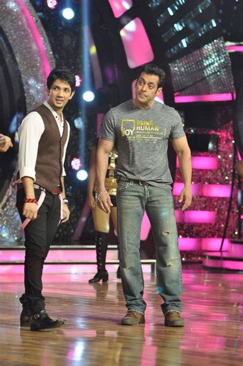 Salman Khan shakes a leg on 'Dance India Dance' - Entertainment ...