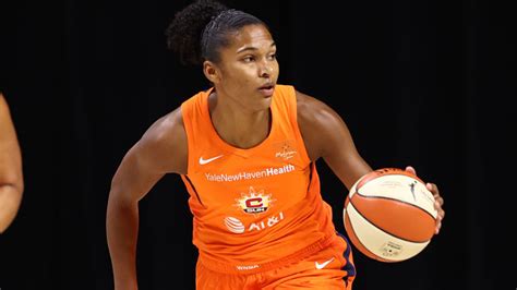 Alyssa Thomas Injury: CT Sun Fear Forward Has Dislocated Shoulder ...